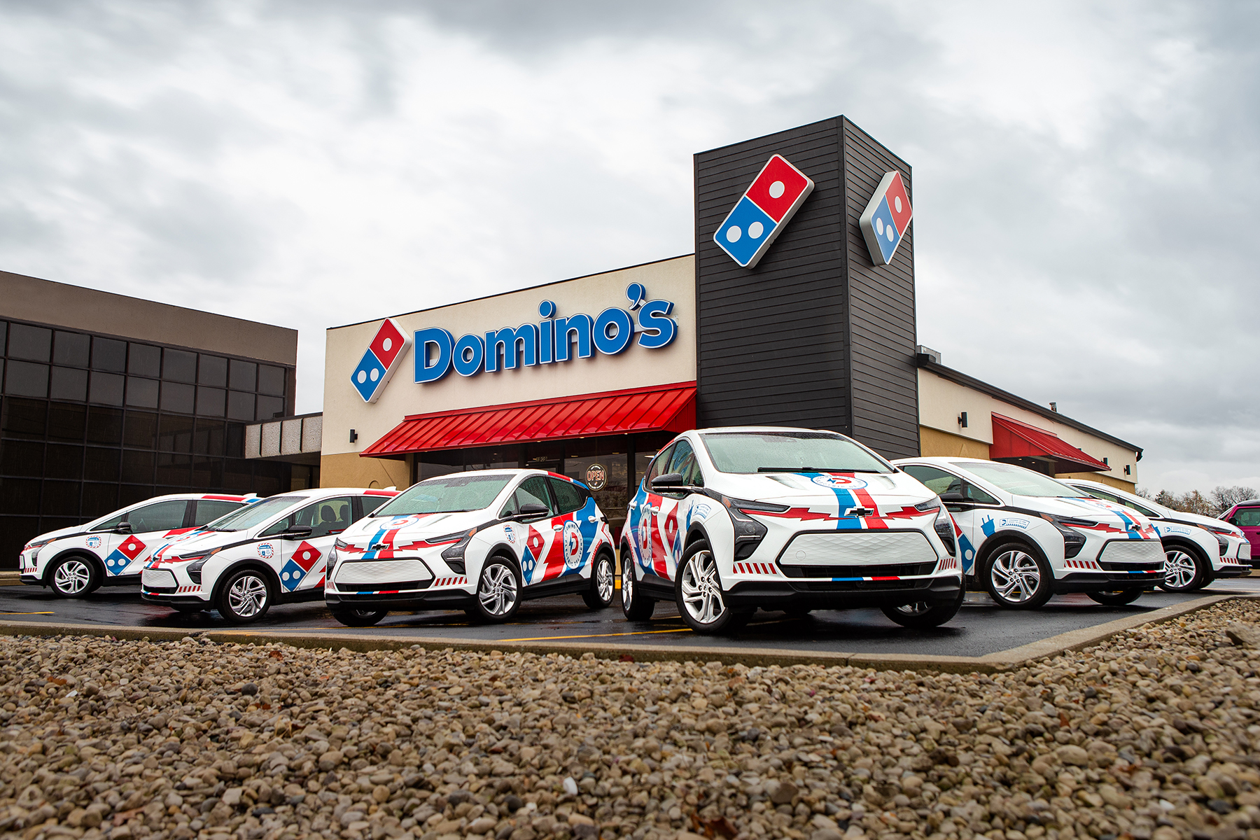 Domino’s to Roll Out Nationwide Fleet of 800 Chevy Bolt Electric Vehicles